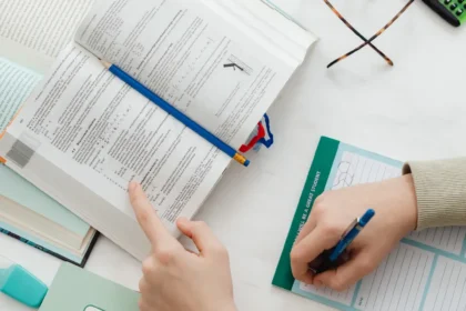 4 Erros de Estudo que Te Impedem de Ter Boas Notas (e Como Corrigi-los)