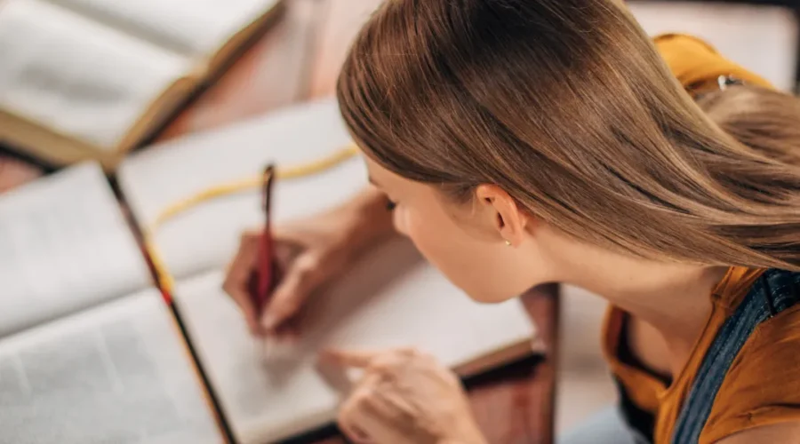 Hábitos de Estudo Produtivos: 7 que Transformam os Teus Resultados (Sem Mais Horas)